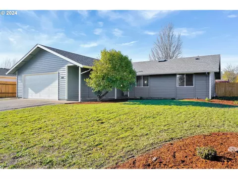 302 NE Plymouth Cir, Corvallis, OR 97330