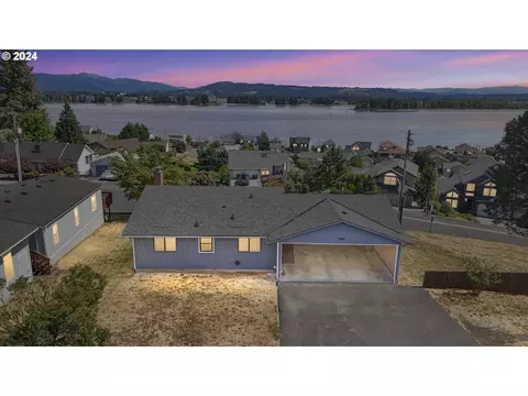 1405 4th St, Columbia City, OR 97018