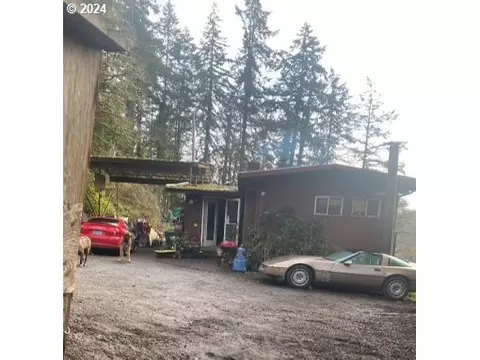 706 S 3rd St, Springfield, OR 97477