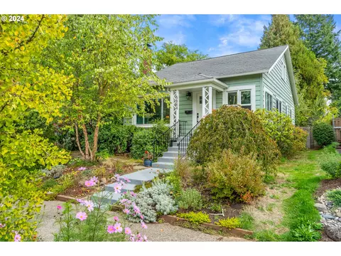 5844 NE 32nd Pl, Portland, OR 97211