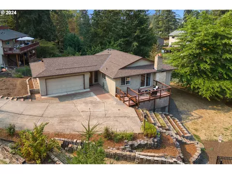 971 NE Glen Ct, Estacada, OR 97023