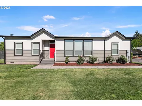 310 Pitney Ln #13, Junction City, OR 97448