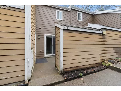 1614 Village Park Pl, West Linn, OR 97068