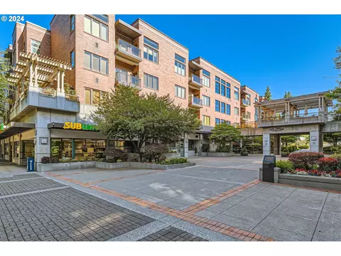 400 W 8th St #308, Vancouver, WA 98660
