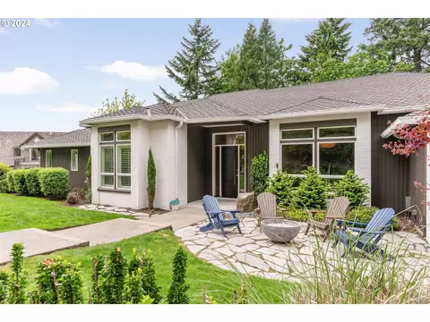 3438 SW Doschview Ct, Portland, OR 97239