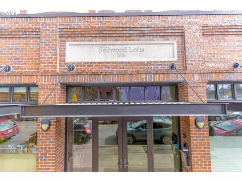 7870 SE 13th Ave #204, Portland, OR 97202