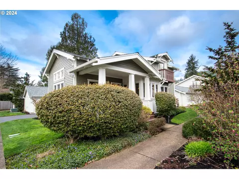 7071 SE Clinton St, Portland, OR 97206