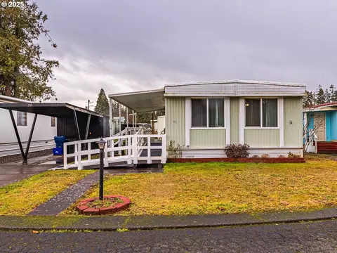 205 S 54th St #35, Springfield, OR 97478