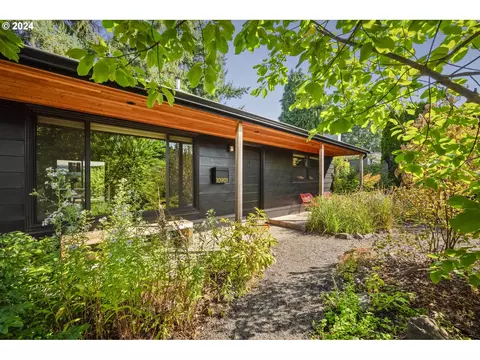 10901 NEugene St, Portland, OR 97220