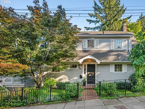 2732 SW Talbot Rd, Portland, OR 97201