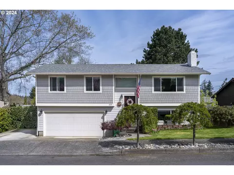 2105 SW 19th St, Gresham, OR 97080