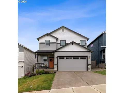 971 NE Wildwood Dr, Estacada, OR 97023