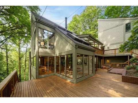 4481 SW Fairview Circus, Portland, OR 97221