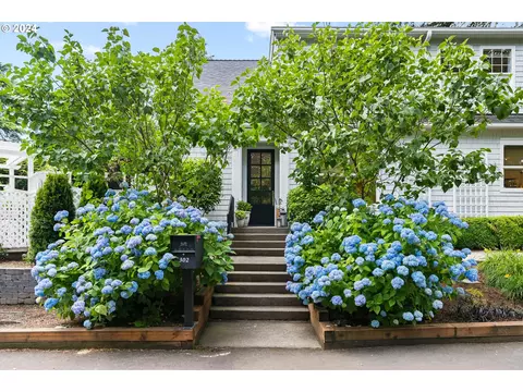 302 Furnace St, Lake Oswego, OR 97034