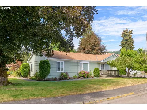 76314 Beech St, Oakridge, OR 97463