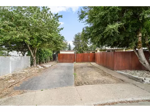 22072 Floral Ave NE, Aurora, OR 97002
