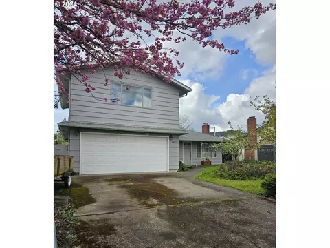 2490 34th St, Springfield, OR 97477