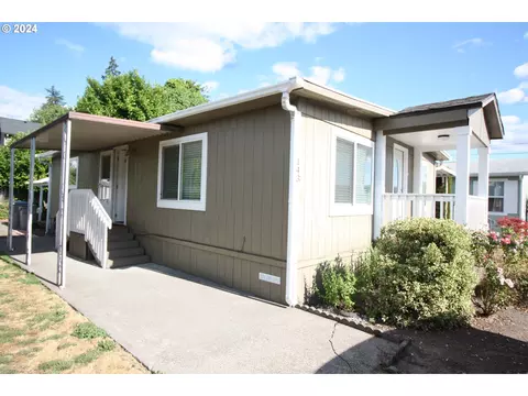 12450 SW Fischer Rd #143, Portland, OR 97224