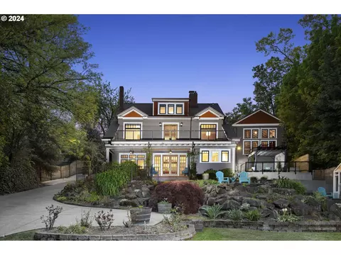 7401 S Corbett Ave, Portland, OR 97219