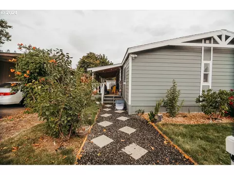 87860 Territorial Rd #73, Veneta, OR 97487