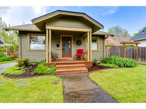 1528 Charnelton St, Eugene, OR 97401