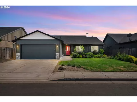 1029 Swale Ridge Loop, Creswell, OR 97426