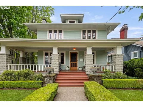 3221 NE Glisan St, Portland, OR 97232