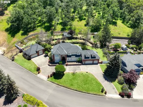 100 Strauss Ave, Winchester, OR 97495