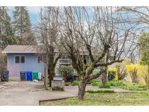 9000 NE Hoyt St, Portland, OR 97220