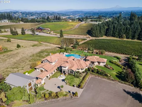 26590 SW French Oak Dr, West Linn, OR 97068