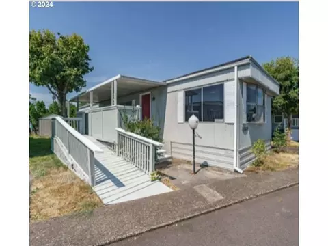 16901 SE Division St #48, Portland, OR 97236