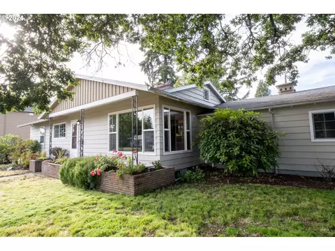 10445 NE Davis St, Portland, OR 97220
