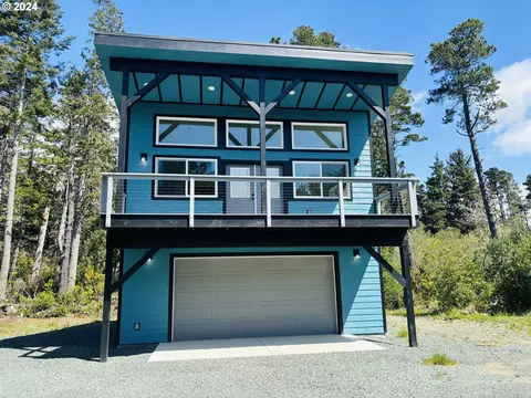 87279 E Jupiter Ln, Bandon, OR 97411