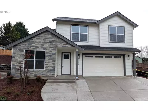 1004 E Rork Ct, Newberg, OR 97132