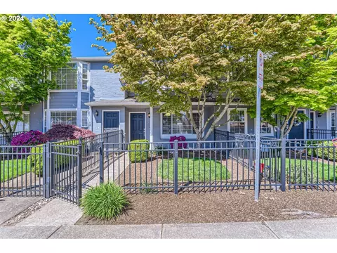 1255 NW Trail Ave #6, Portland, OR 97229