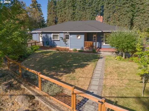 814 17th St, Hood River, OR 97031
