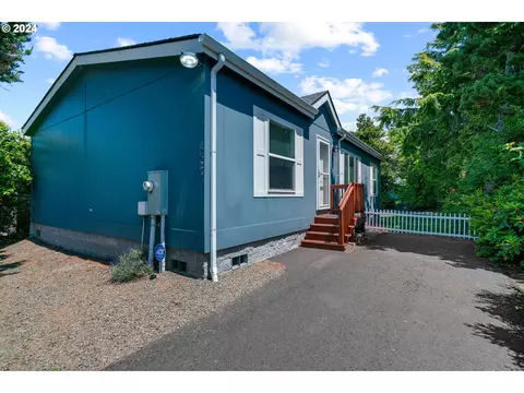 6824 SW Galley Ave, Lincoln City, OR 97367