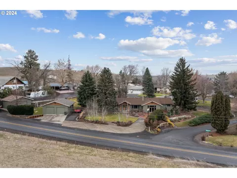 43642 Mckay Dr, Pendleton, OR 97801