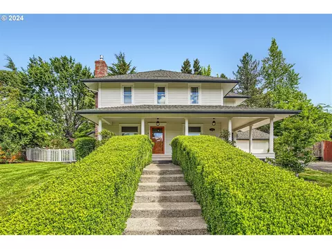 14245 NW Belle Ct, Portland, OR 97229