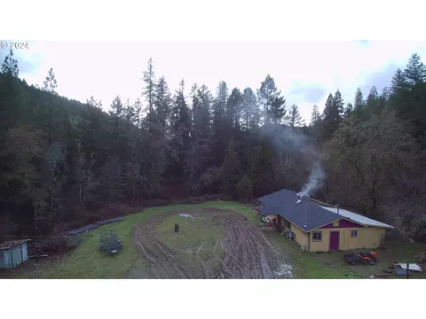 1798 Woods Creek Rd, Days Creek, OR 97429