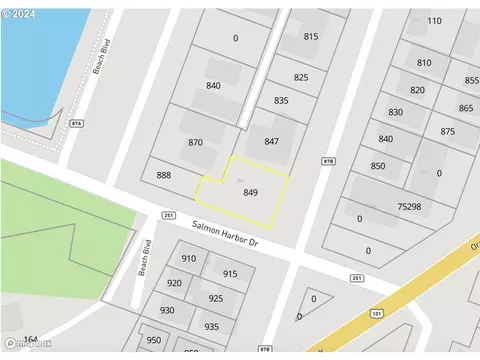 849 Broadway Ave, Winchester Bay, OR 97467
