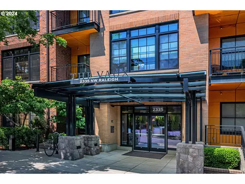 2335 NW Raleigh St #315, Portland, OR 97210