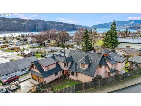 501 Klickitat St, Lyle, WA 98635