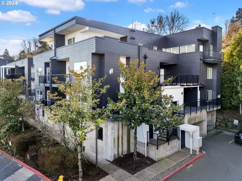 618 SW Nevada St #F, Portland, OR 97219