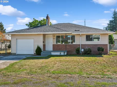 8820 NE Couch St, Portland, OR 97220