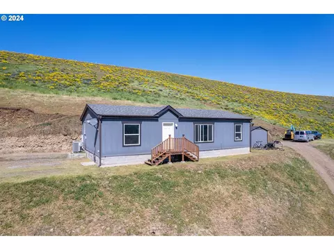 4709 Northwest Dr, The Dalles, OR 97058