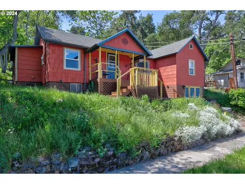 500 E 14th St, The Dalles, OR 97058
