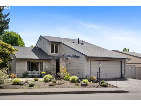 10920 SW Highland Dr, Portland, OR 97224