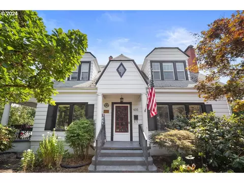 435 W Madrone St, Roseburg, OR 97470