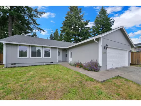 202 Buttercup Loop, Cottage Grove, OR 97424